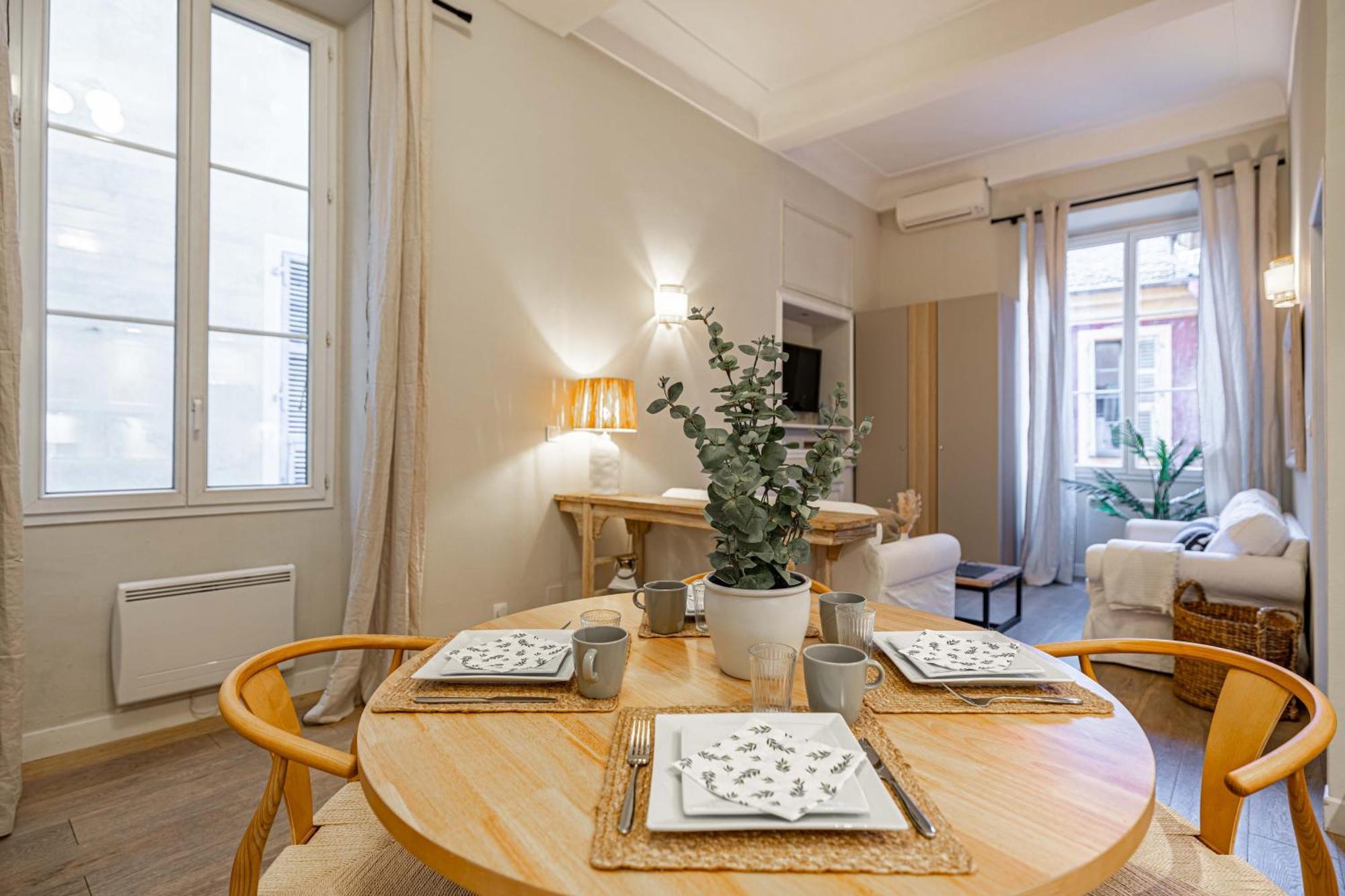 New!Chic Oasis Apt, Heart Of Nice, Family Friendly, Walking To The Beach! Exterior photo