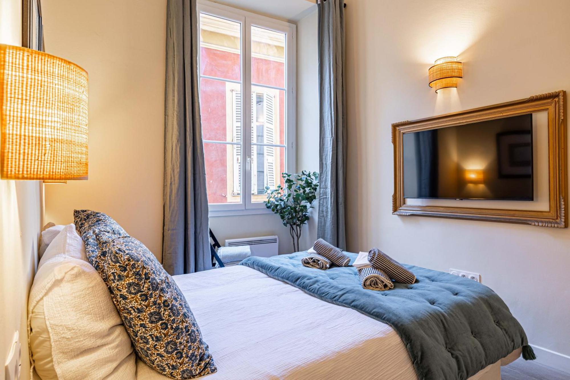 New!Chic Oasis Apt, Heart Of Nice, Family Friendly, Walking To The Beach! Exterior photo